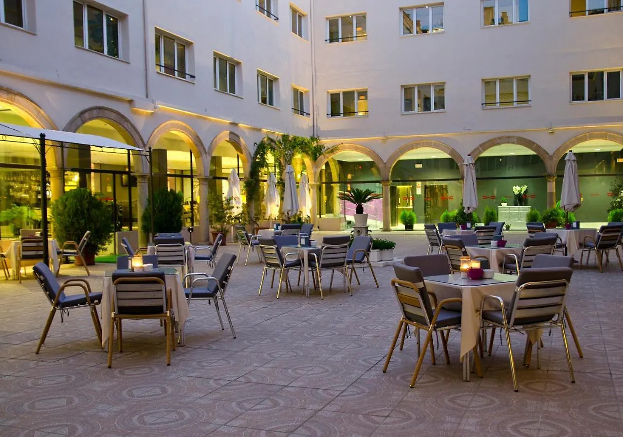 Trh Ciudad De Baeza Hotel