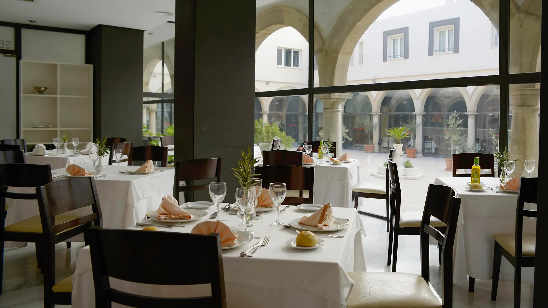 Trh Ciudad De Baeza Hotel