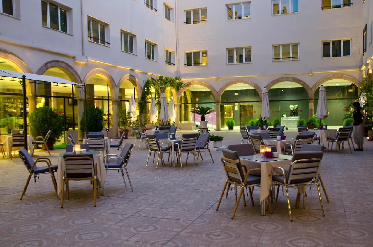 Trh Ciudad De Baeza Hotel